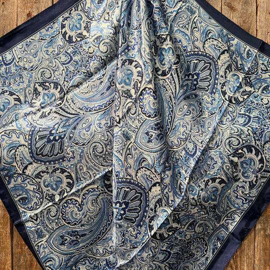 35X35 Blue &amp; White